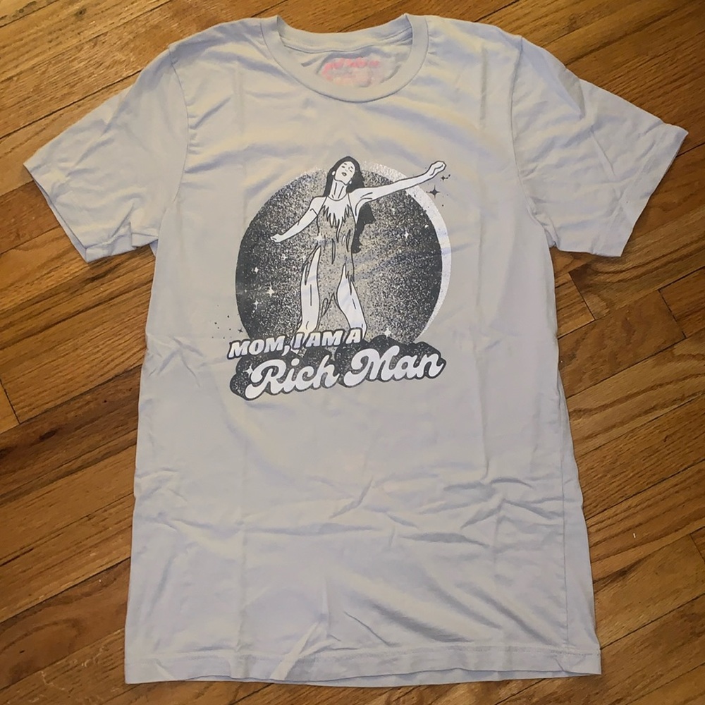 Girl Tribe Co. Cher Graphic T-Shirt Size Medium